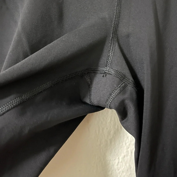 Lululemon Run: Inspire Crop II Black  Petit Dot Fresh Teal size 6 like new - Picture 5 of 9